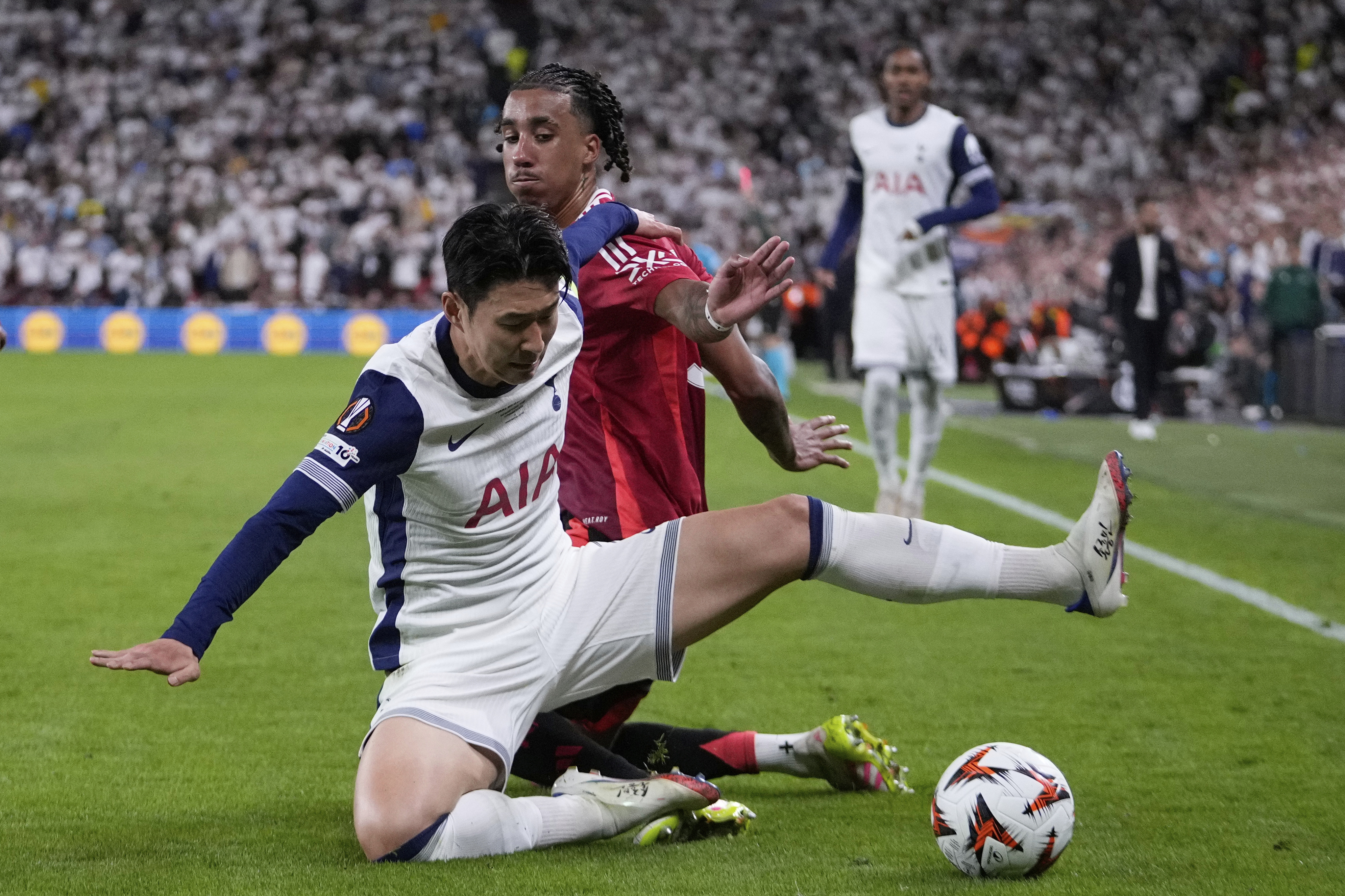 曼联将挑战巴塞罗那，备战欧冠资格赛