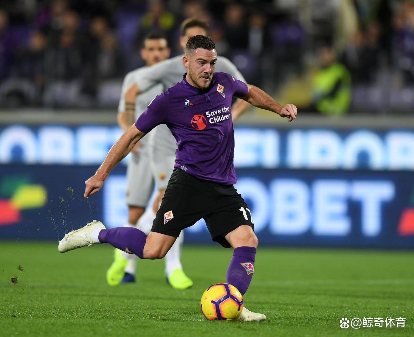 爱游戏-佛罗伦萨主场告负，紫百合军团需迅速调整状态