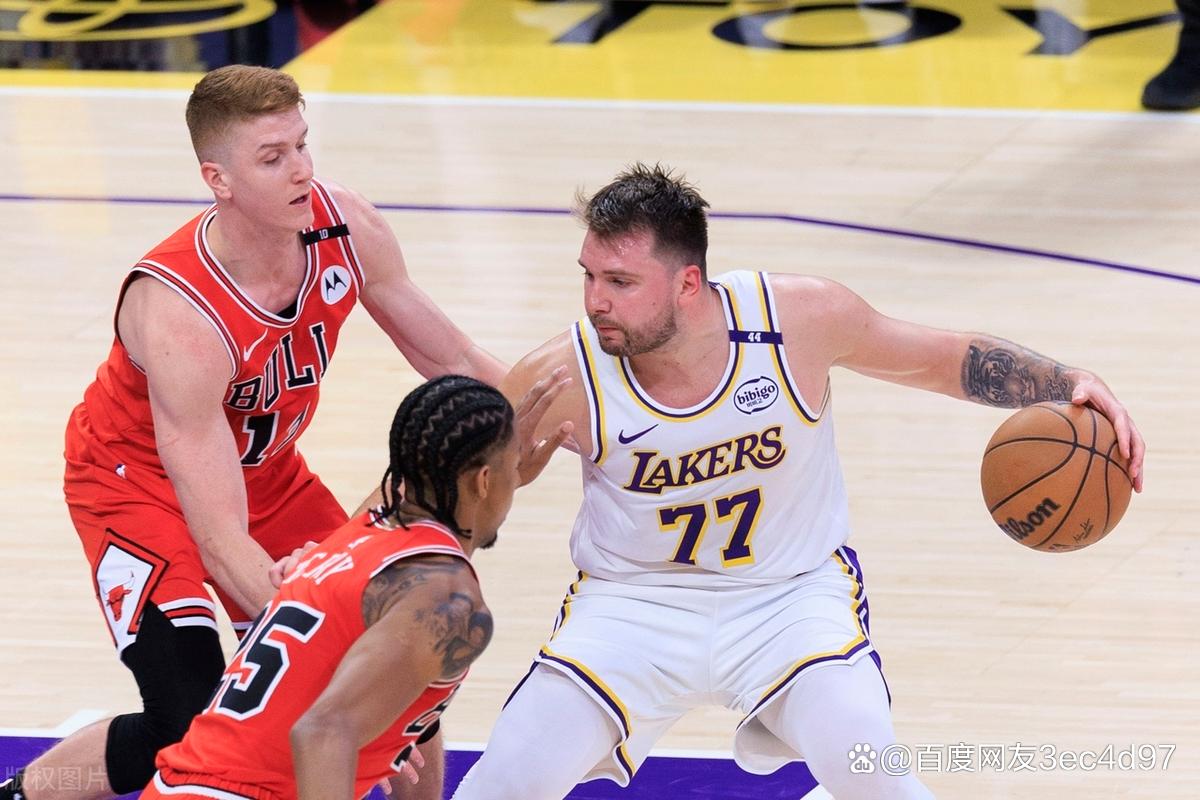 公牛鏖战四川队，东契奇统治全场