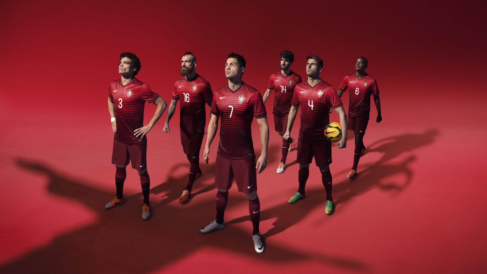 当库尔图瓦的指尖遇上利物浦的绝杀基因，一场宿命般的欧冠对决