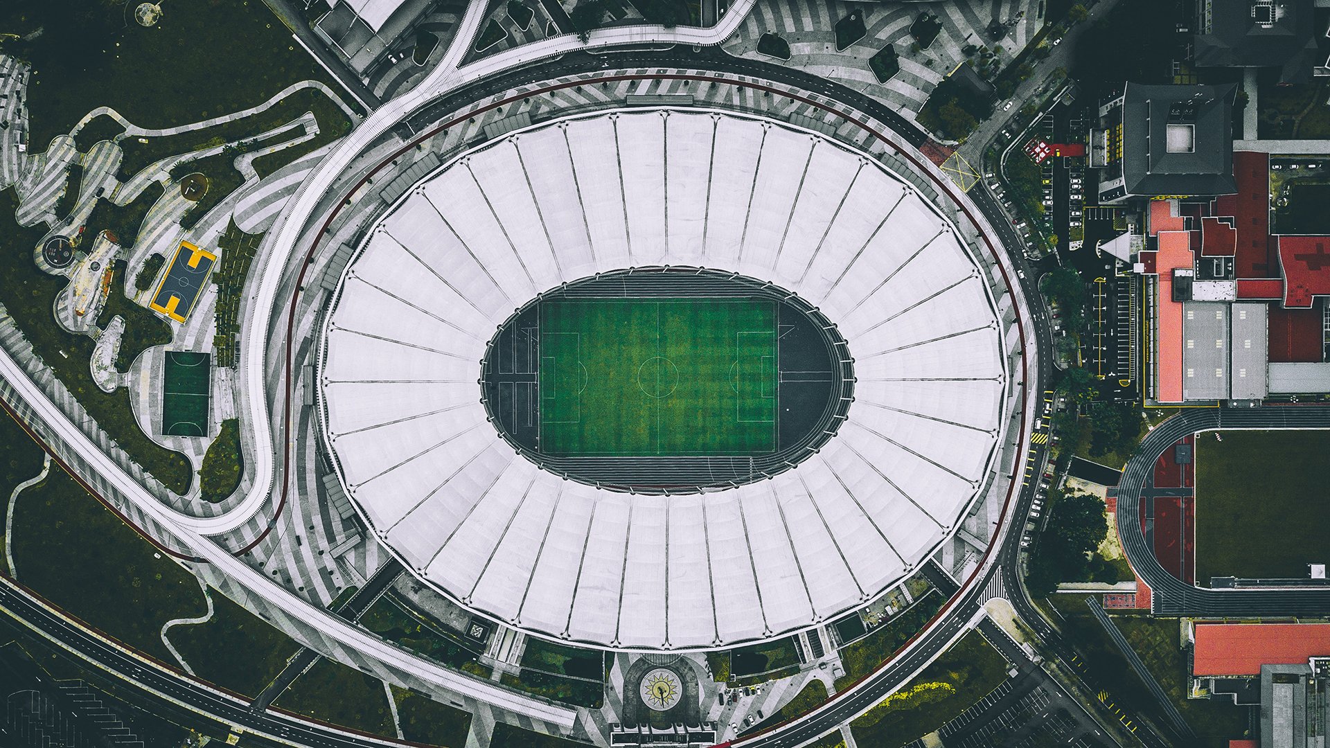 2026世界杯，豪门碰撞下的战术革命，哥伦比亚碾压泰国，C罗演绎不老传奇